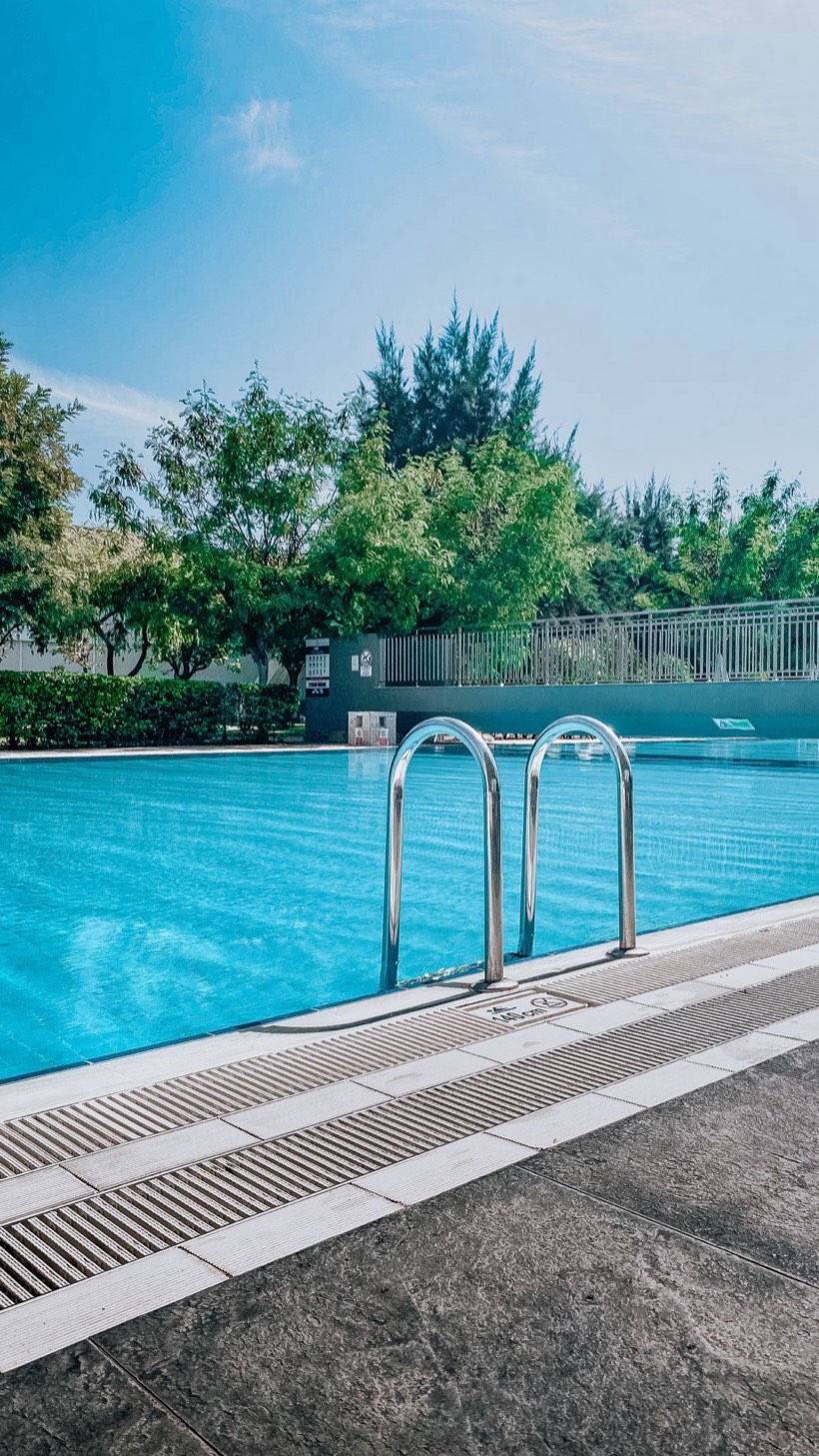 Clean, swim-ready San Diego pool